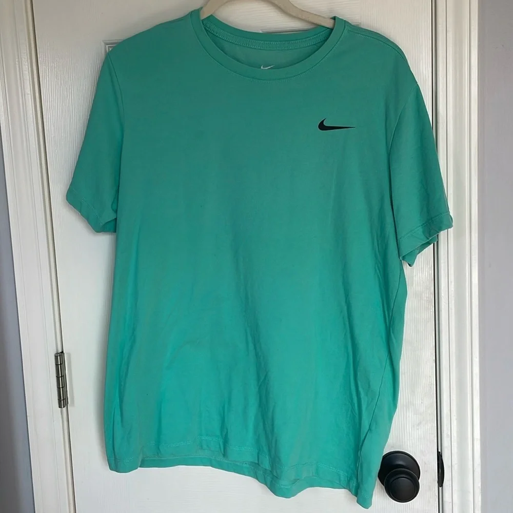 Nike L tee